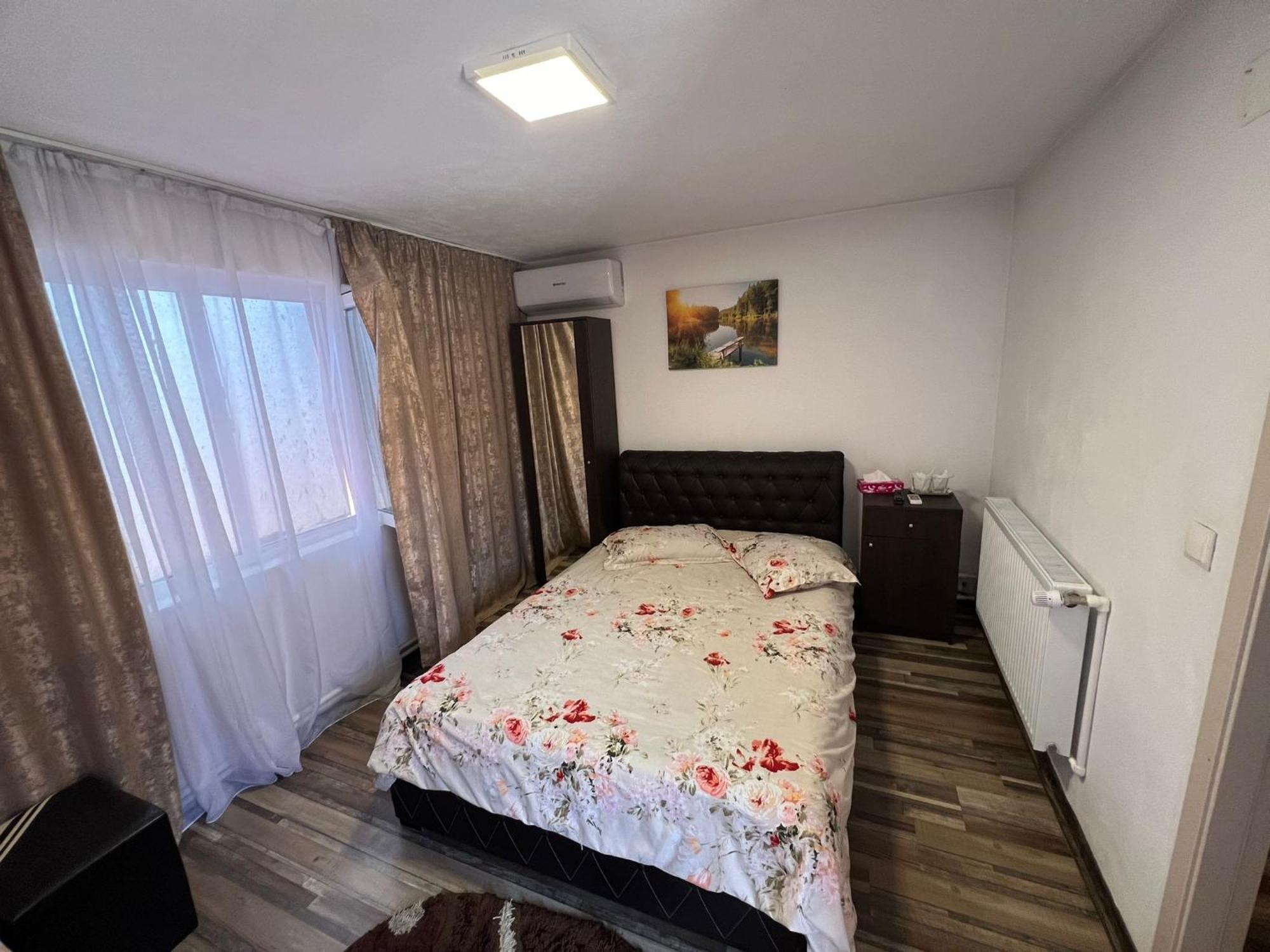 Pensiunea Casa Bianca Târgu Jiu Exterior foto