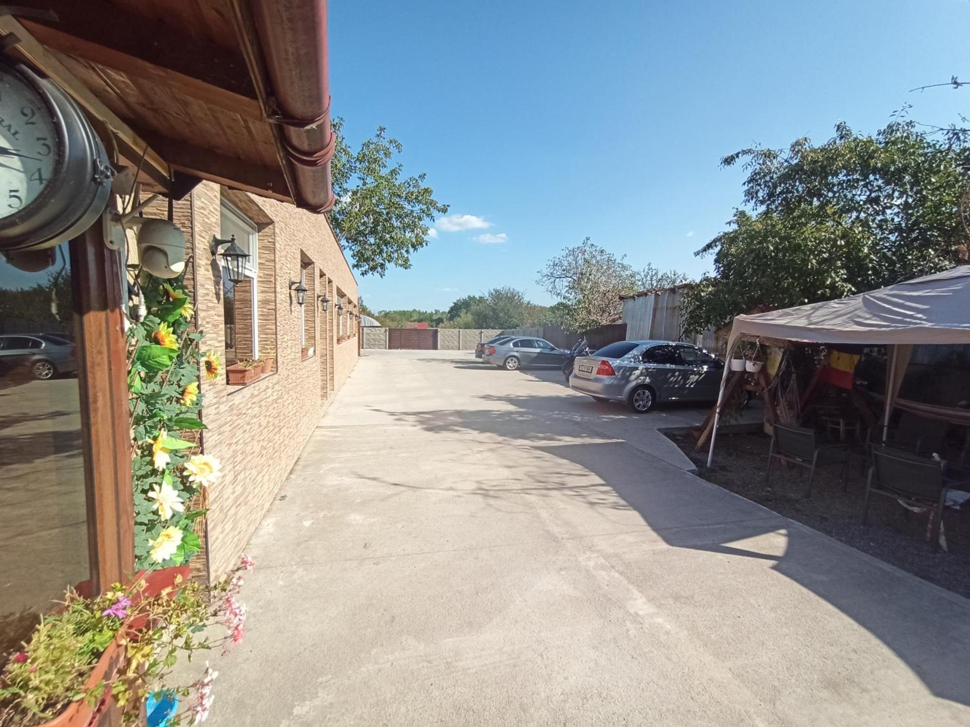 Pensiunea Casa Bianca Târgu Jiu Exterior foto